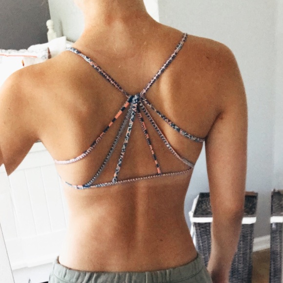 BATHING SUIT TOP BUNDLE - Picture 6 of 7